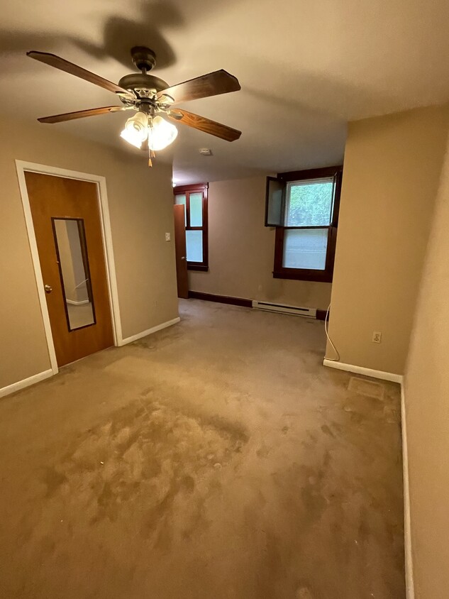 Primary Photo - 75 Cacoosing Avenue, Unit A