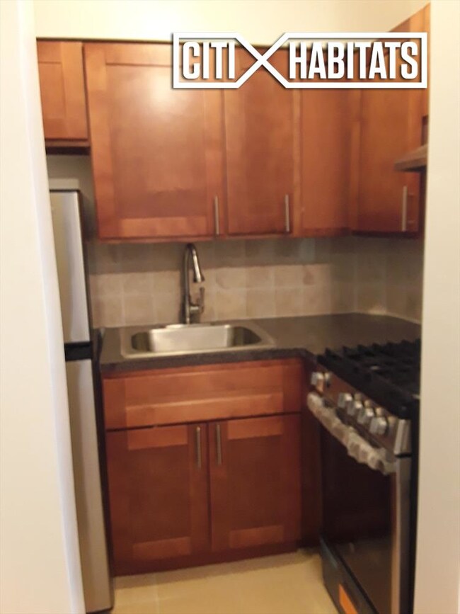 Foto del edificio - 1441 Metropolitan Ave