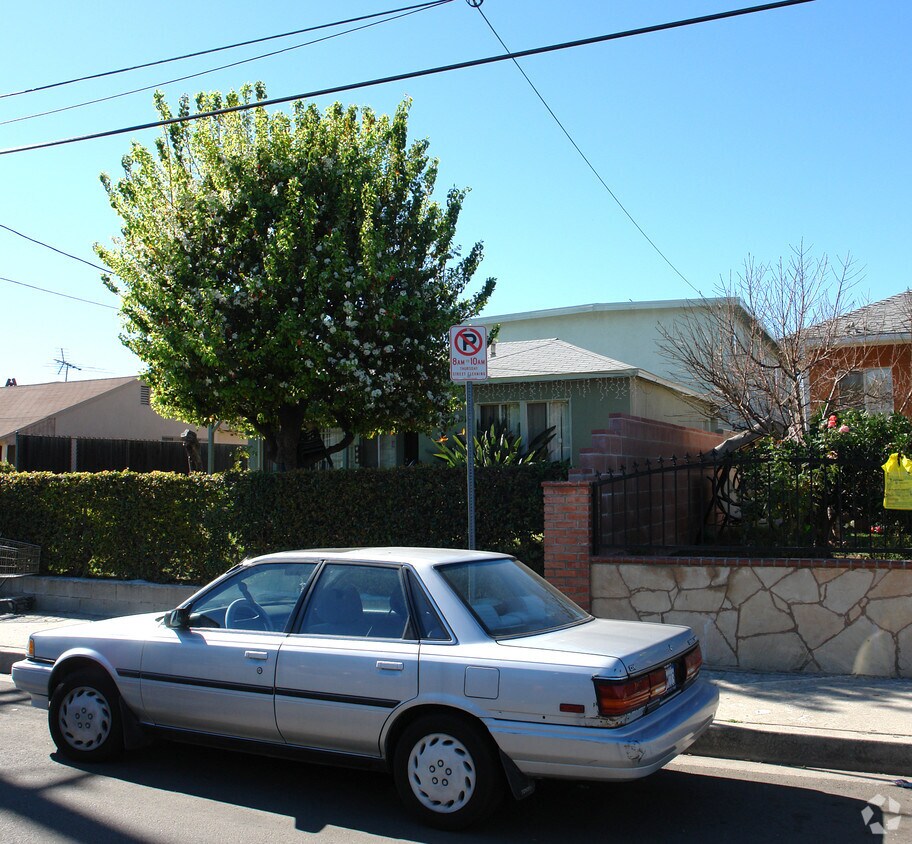 Foto del edificio - 5261-5263 Auckland Ave