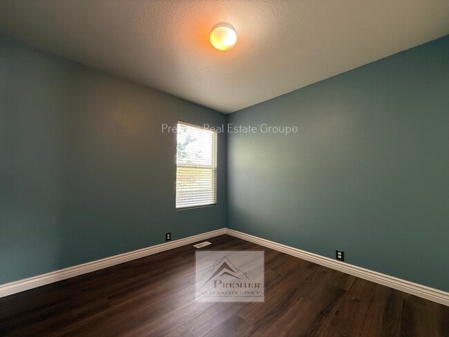 Building Photo - 7972 Brocket Ln