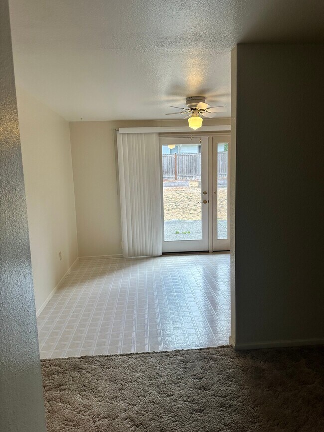 Foto del edificio - 5707 Sunset Ln