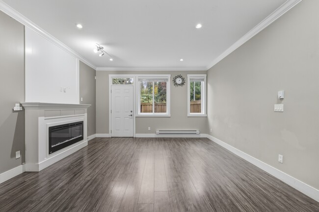 Building Photo - 13670-13670 62 Ave