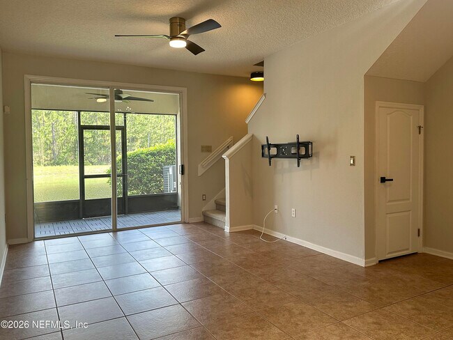Foto del edificio - 6131 Bartram Village Dr