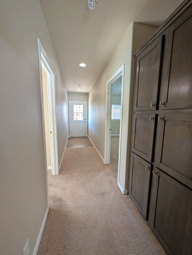 Foto del edificio - 4401 Riverside Dr