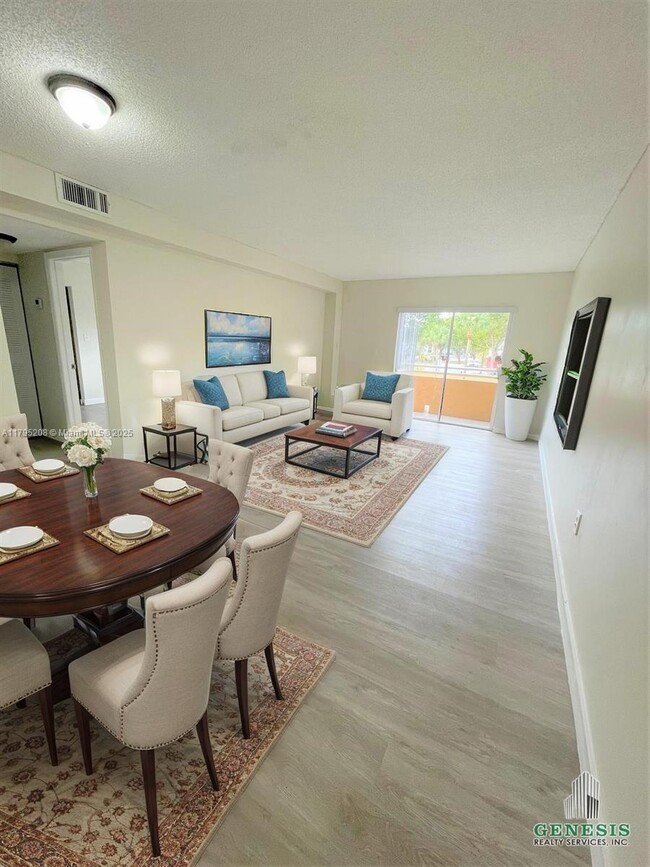 Foto del edificio - 15969 NW 64th Ave