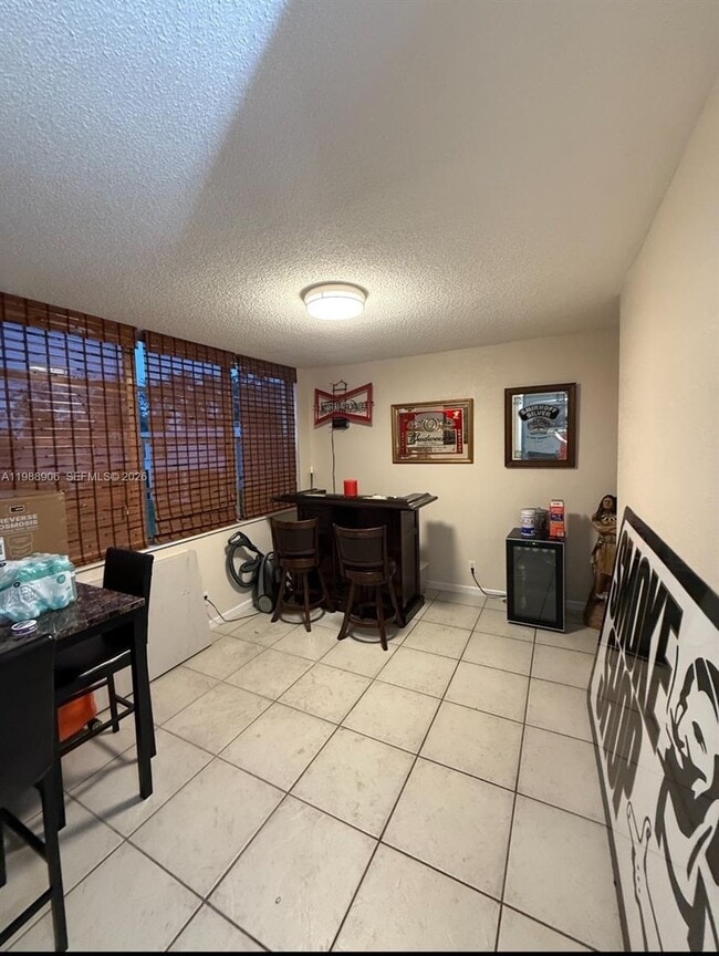 Foto del edificio - 9441 Live Oak Pl
