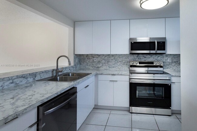 Foto del edificio - 10290 NW 9th St Cir