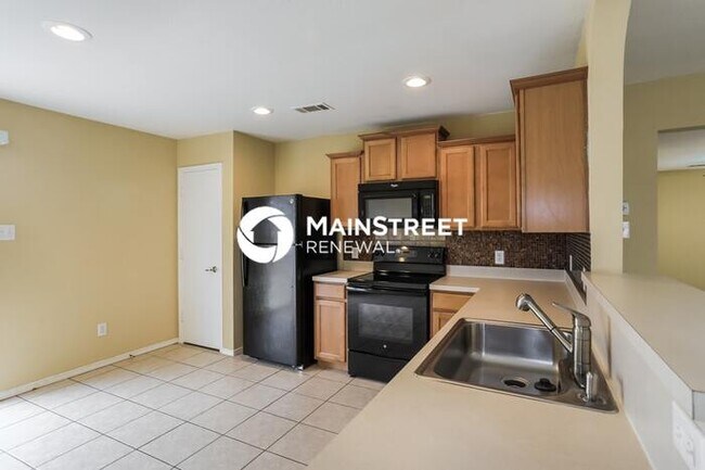 Building Photo - 4 Bedroom Pet-Friendly Home in Sanger, TX with Main Street Renewal