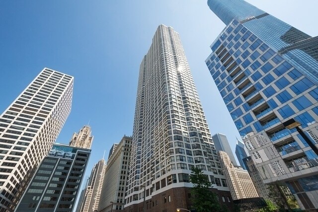 Primary Photo - 405 N Wabash Ave