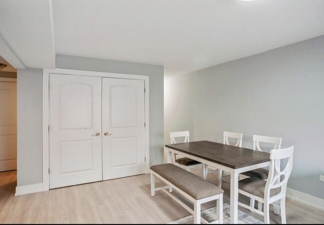 Foto del edificio - 8423 W Oak Ave