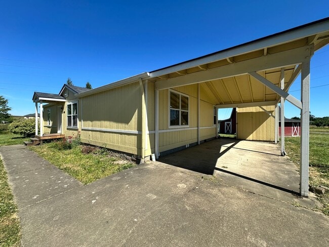Building Photo - 4655 NE Elliott Cir