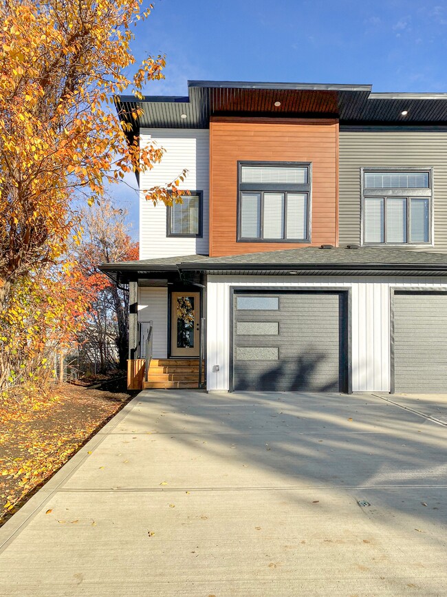 Building Photo - 9528-9598 98 Ave