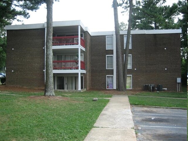 Foto del edificio - Cedar Point Apartments