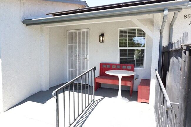 Building Photo - 8533 Woodley Ave