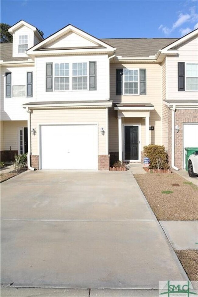 Building Photo - 3 bd/2bth Available 11/9
