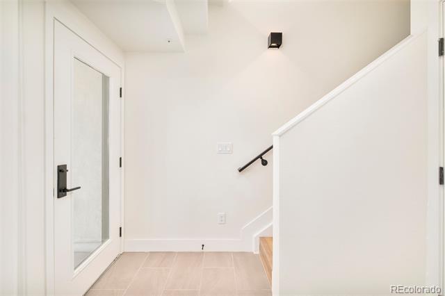 Building Photo - 2105 S Galapago St