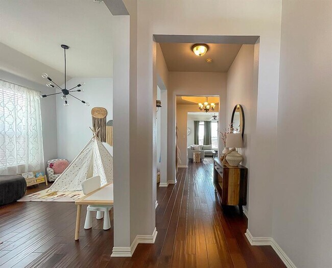 Foto del edificio - 1220 Glen Ellen Ct