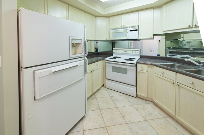 Building Photo - 195 N Harbor Dr