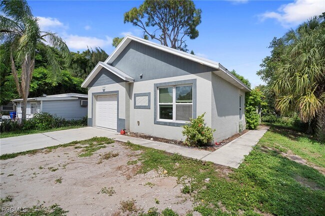 Foto del edificio - 3309 Armstrong Ct