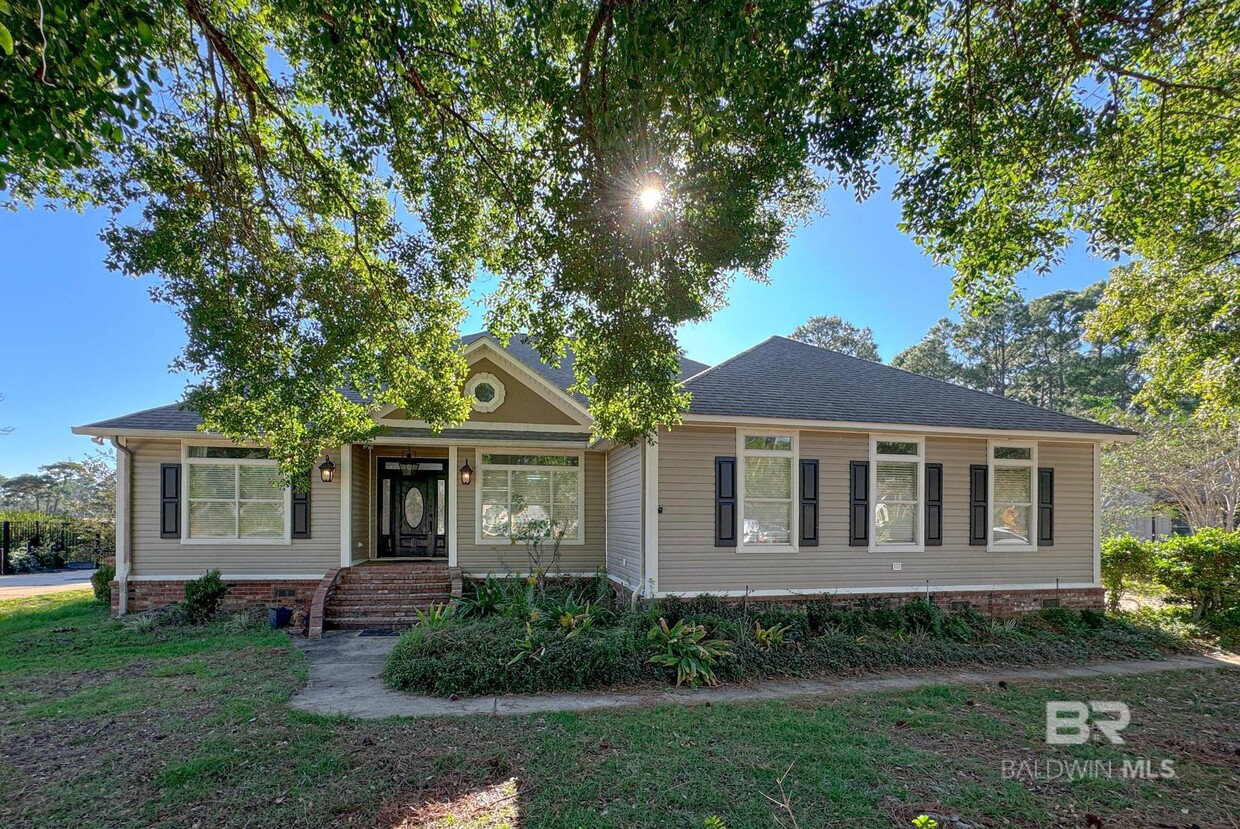 Primary Photo - 521 Wedgewood Dr
