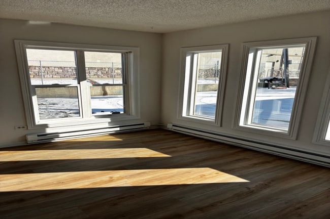 Foto del edificio - 277 14th St SE