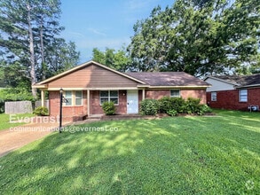 Building Photo - 8549 Southaven Cir W