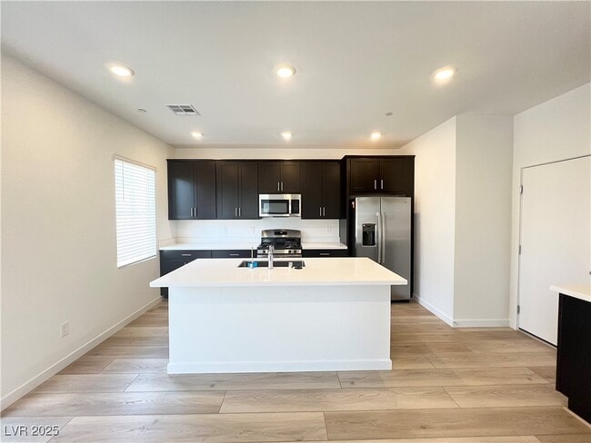 Building Photo - 108 Brielle Beacon Ln