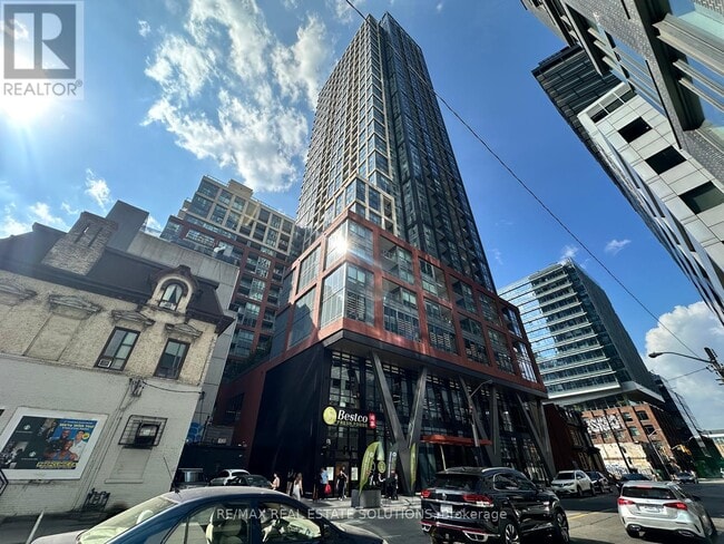 Building Photo - 108-108 Peter St