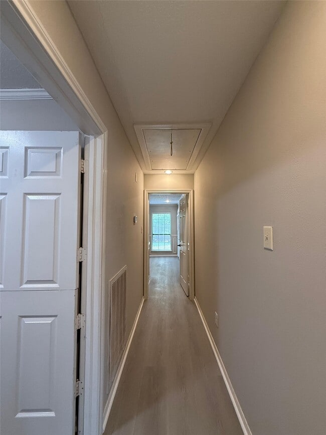 Building Photo - 1042 Cascade Creek Dr