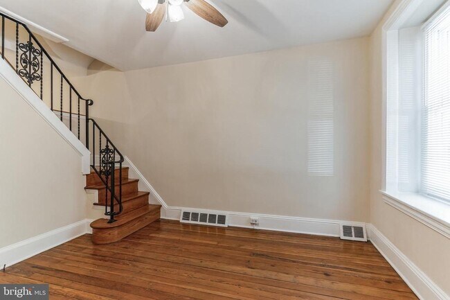 Building Photo - 4562 Silverwood St
