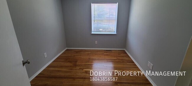 Foto del edificio - 2908 Richmond Hwy N
