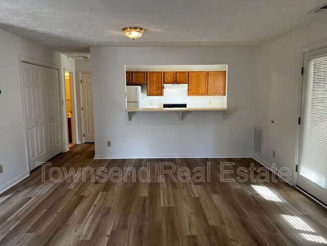 Foto del edificio - 1016 Ancestry Dr