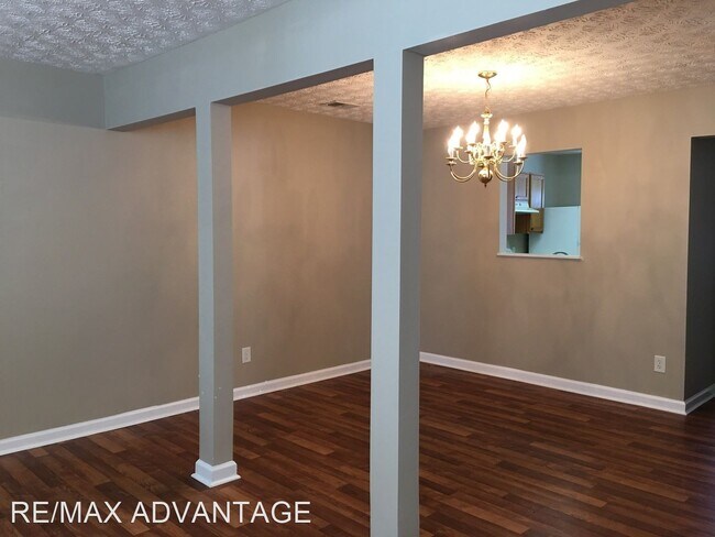 Building Photo - 3 br, 2.5 bath House - 330 Saratoga Place