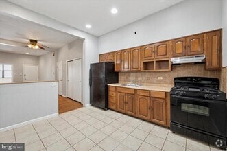 Building Photo - 1639 Wolf St