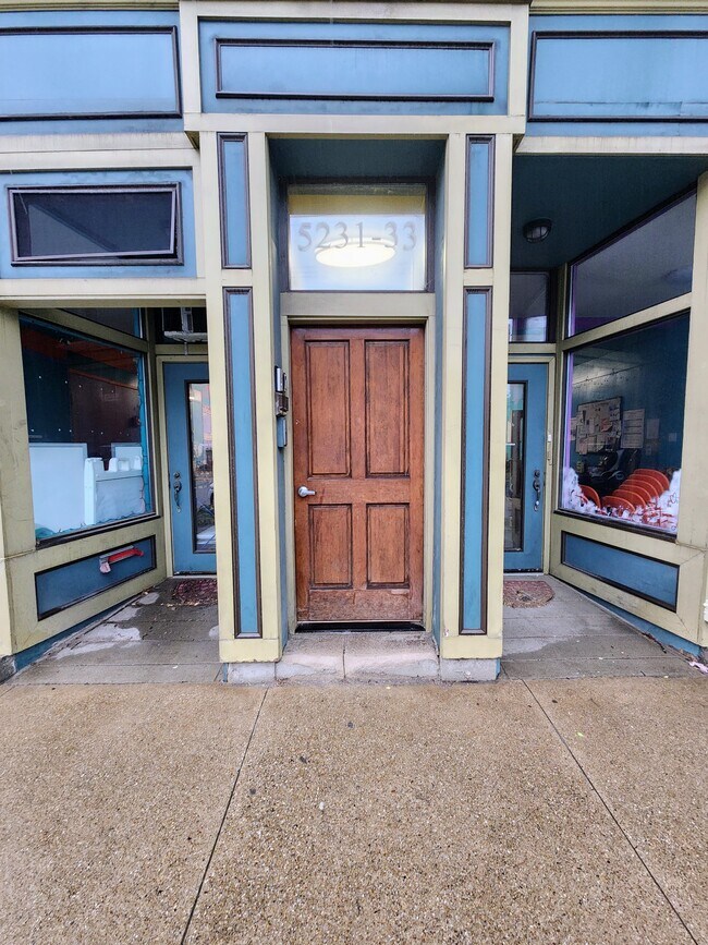 Foto del edificio - 5233 Butler St