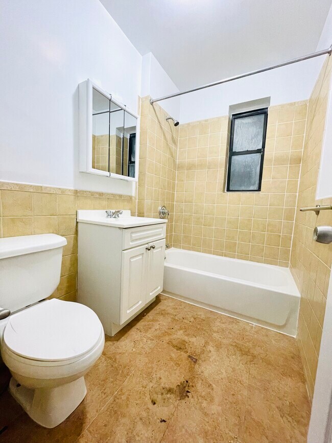 Bathroom - 511 W 144th St