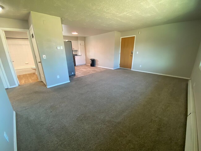 Building Photo - 1103 Karluk St