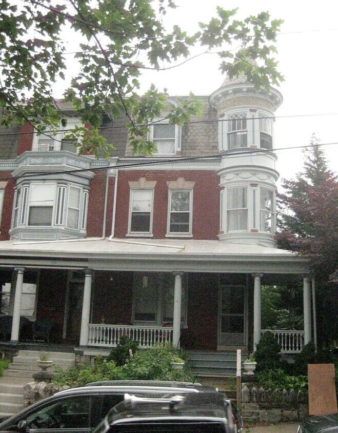 50 N West End Ave Unit 2, Lancaster, PA 17603 Apartments in Lancaster