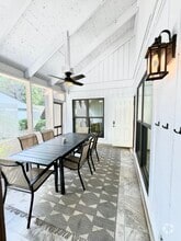 Building Photo - 546 Augusta Dr