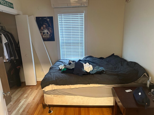 Foto del edificio - 524 E 3rd St