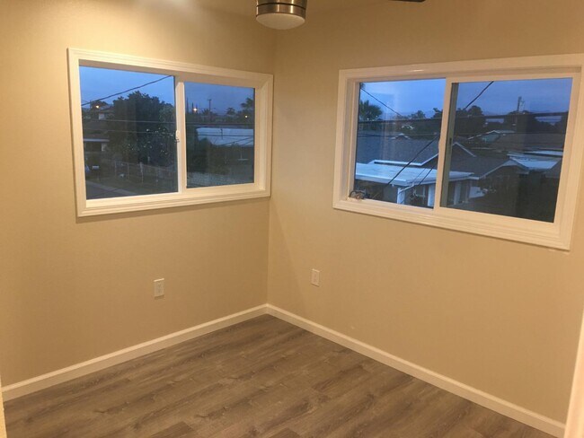 Foto del edificio - 91-1728 Ala Loa Street - B ( Upstairs )