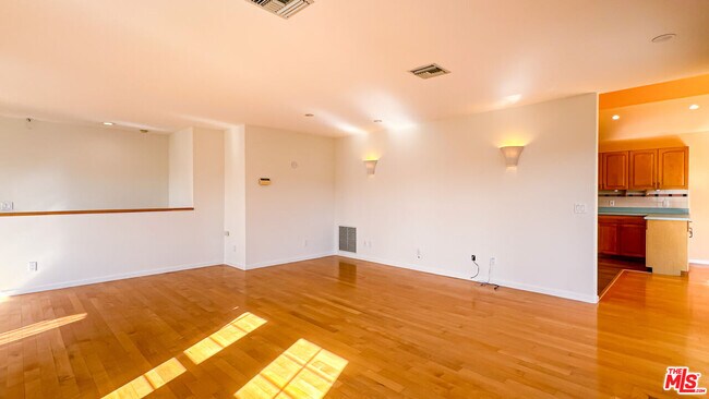 Foto del edificio - 4670 Glenalbyn Dr