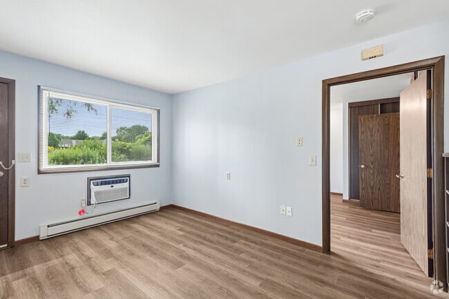 1BR, 1BA - 700SF - Living Room - Freedom Ring Apartments