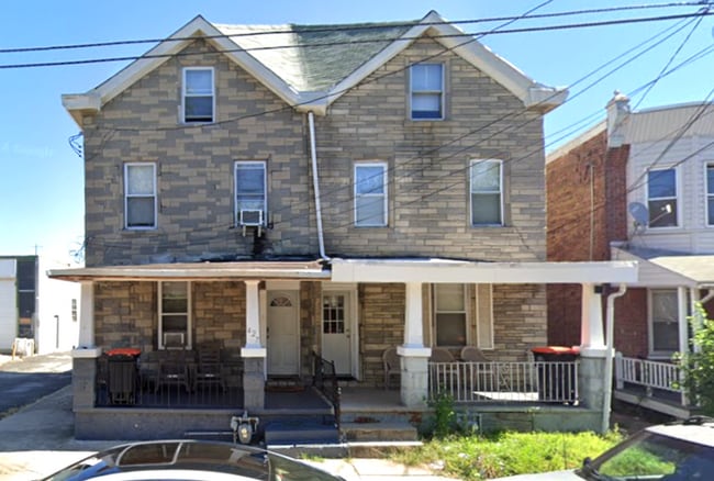 Building Photo - 425 Highland Ave