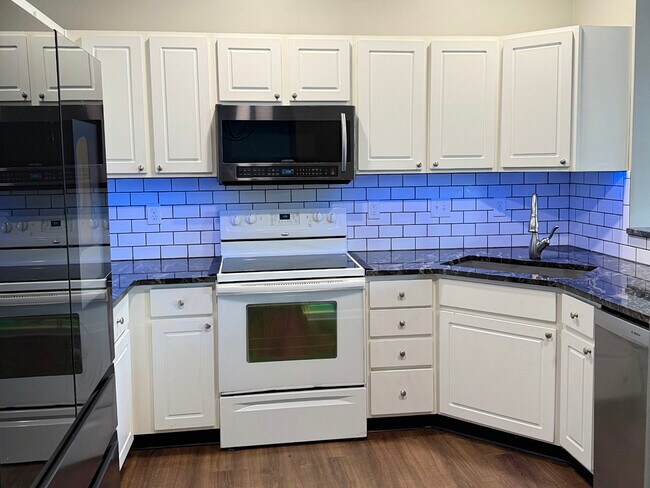 Foto del edificio - 2420 Aristocracy Cir