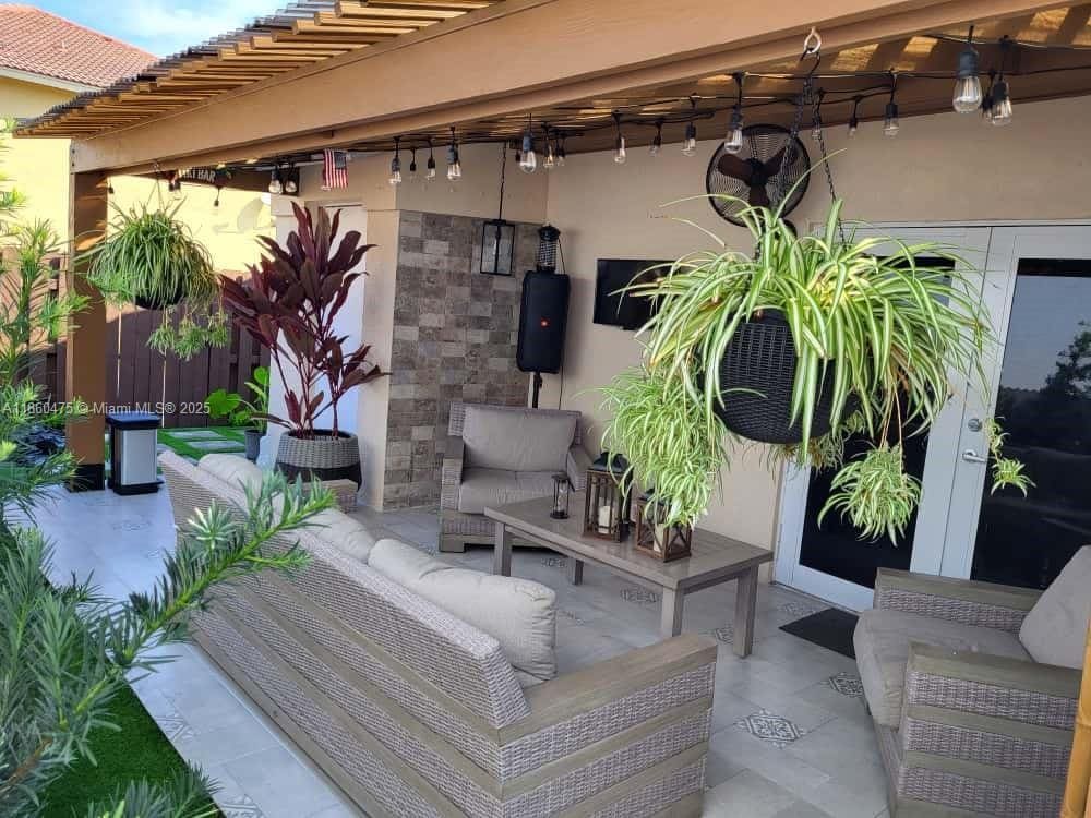 Foto principal - 18816 NW 52nd Ct
