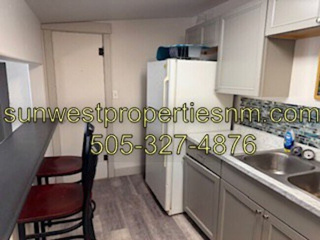 Foto del edificio - 318 N Monterey Ave