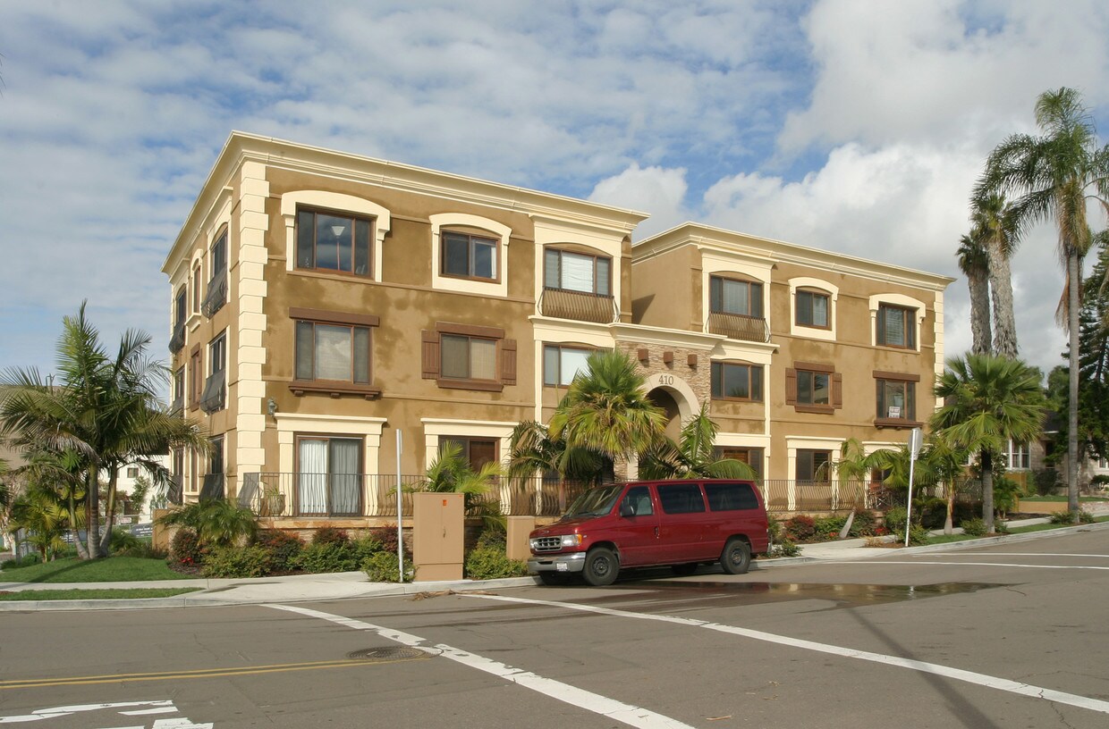 Primary Photo - Chateau Orleans Apartments