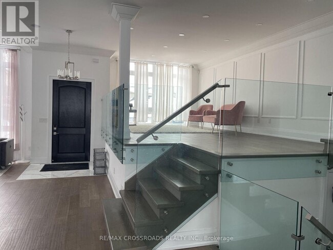 Building Photo - 89 Cadorna Ave