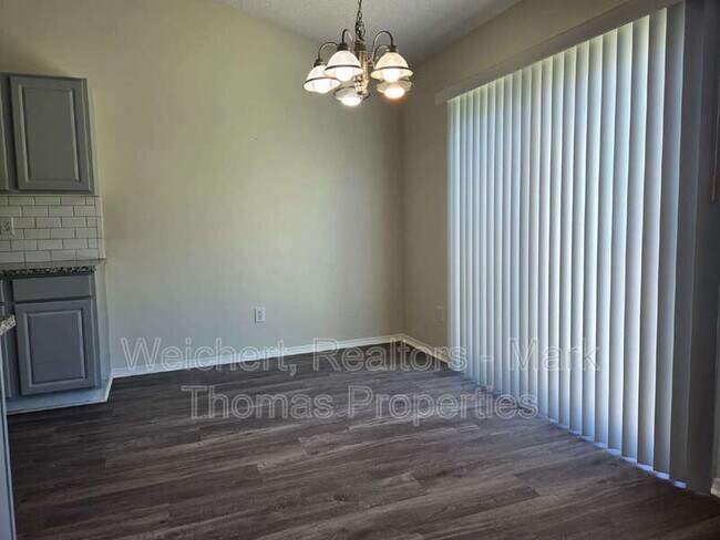 Foto del edificio - 6308 Saybrooke Dr